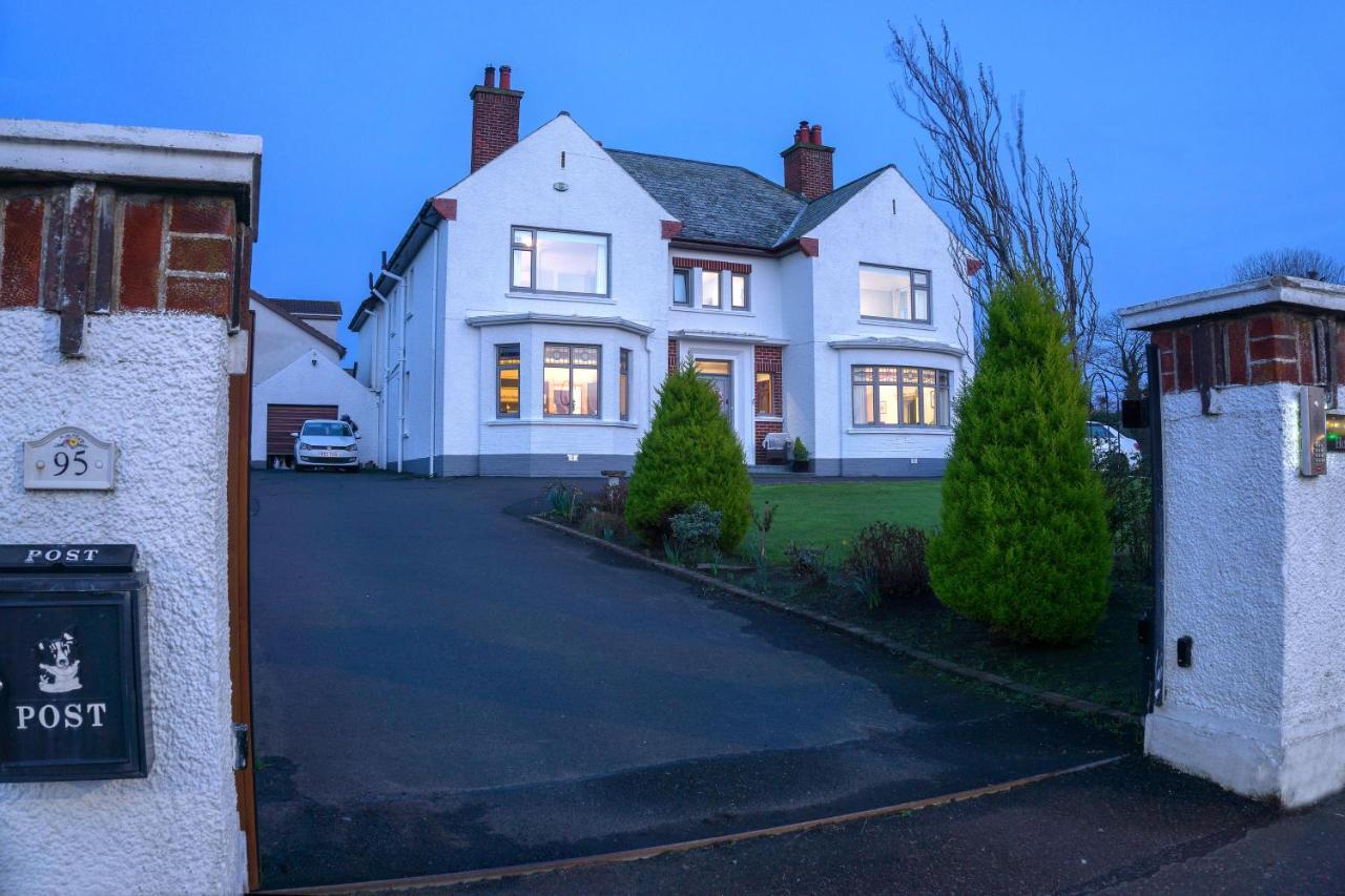 Larkhill House Hotel Portrush Ngoại thất bức ảnh
